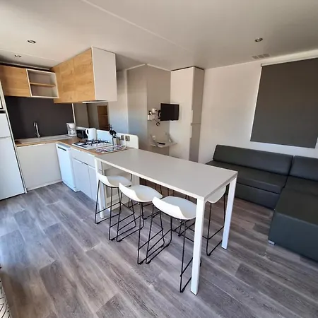 Domaine De La Yole 营地