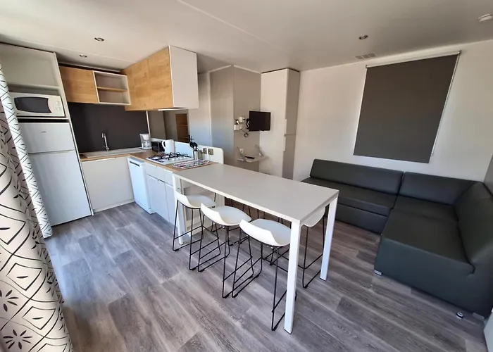 Domaine De La Yole Κάμπινγκ